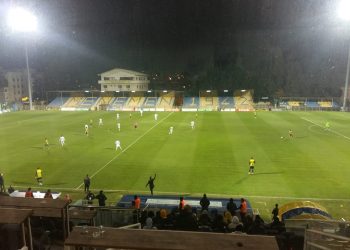 Menemenspor evinde mahkum oynadı