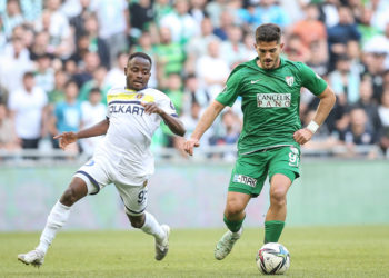 Menemenspor gençlere boyun eğdi
