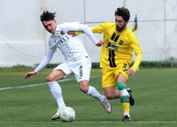 Menemen FK güle oynaya