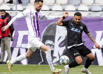 Manisa FK yarıştan kopmadı