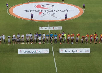 İzmir derbisinde futbol yoktu